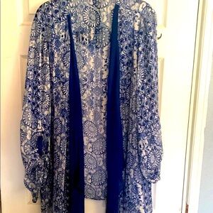 NWOT Susan Graver Blue and White Floral Kimono